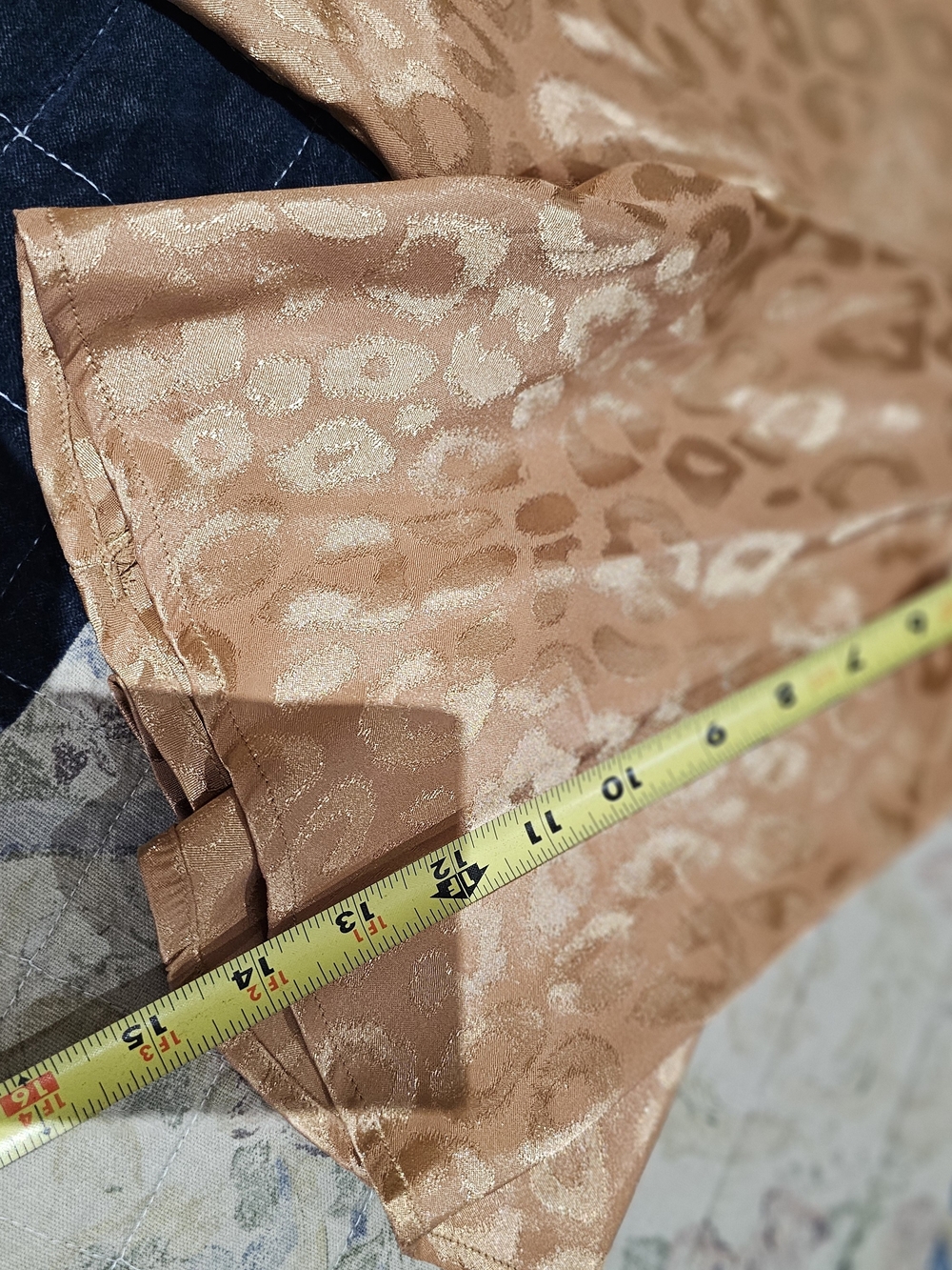Savanna Jane Metallic Copper Leopard V-Neck Top - Gold - Picture 8 of 9